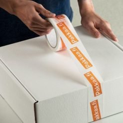 PVC-mainosteippi käytössä