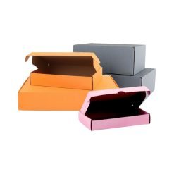 Värillinen postituskotelo (eri kokoja ja värejä)