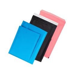 Värillinen kuplapussi